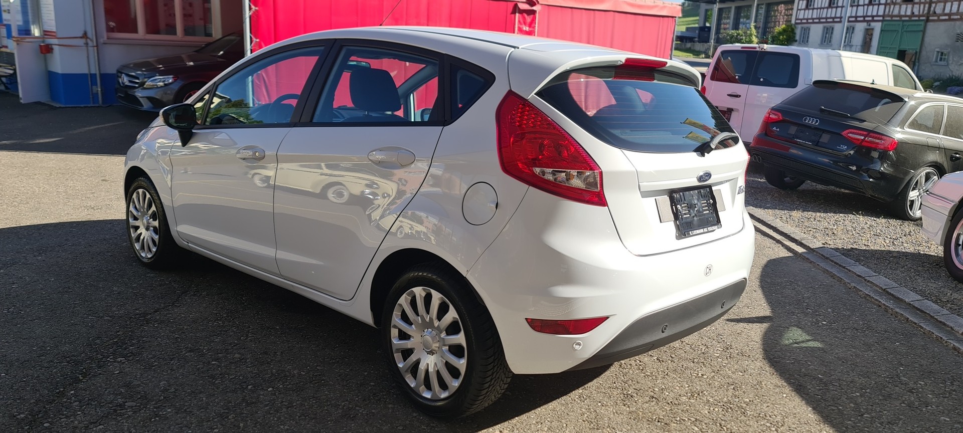 FORD Fiesta 1.4 16V Titanium Automatic-image-4