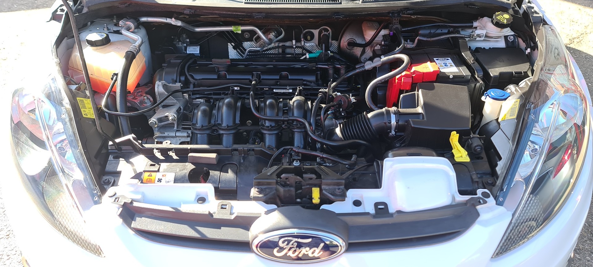 FORD Fiesta 1.4 16V Titanium Automatic-image-24