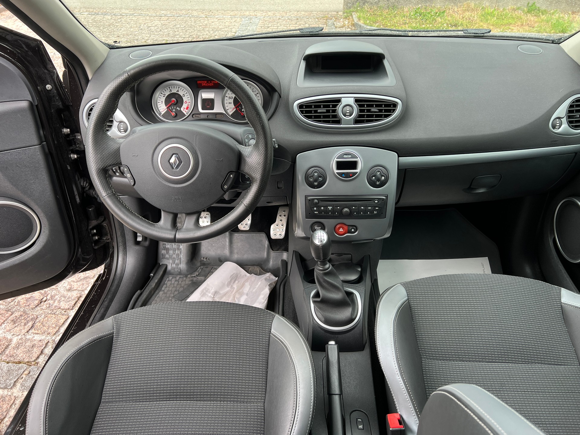RENAULT Clio 2.0 16V GT-image-11