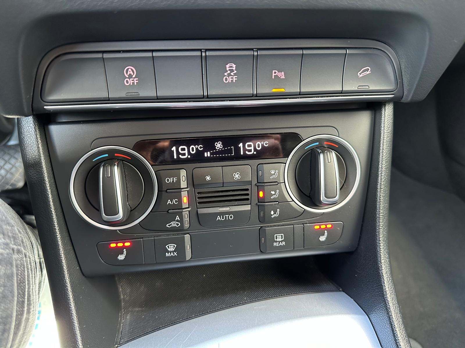 AUDI Q3 2.0 TDI quattro S-tronic-image-10