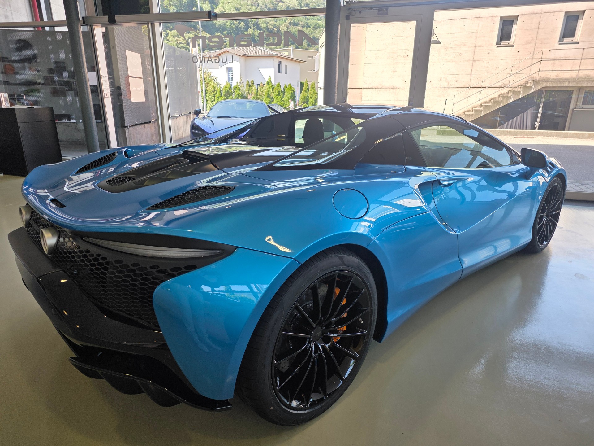 McLAREN ARTURA 3.0 V6 Spider MSO Ludus Blue-image-6