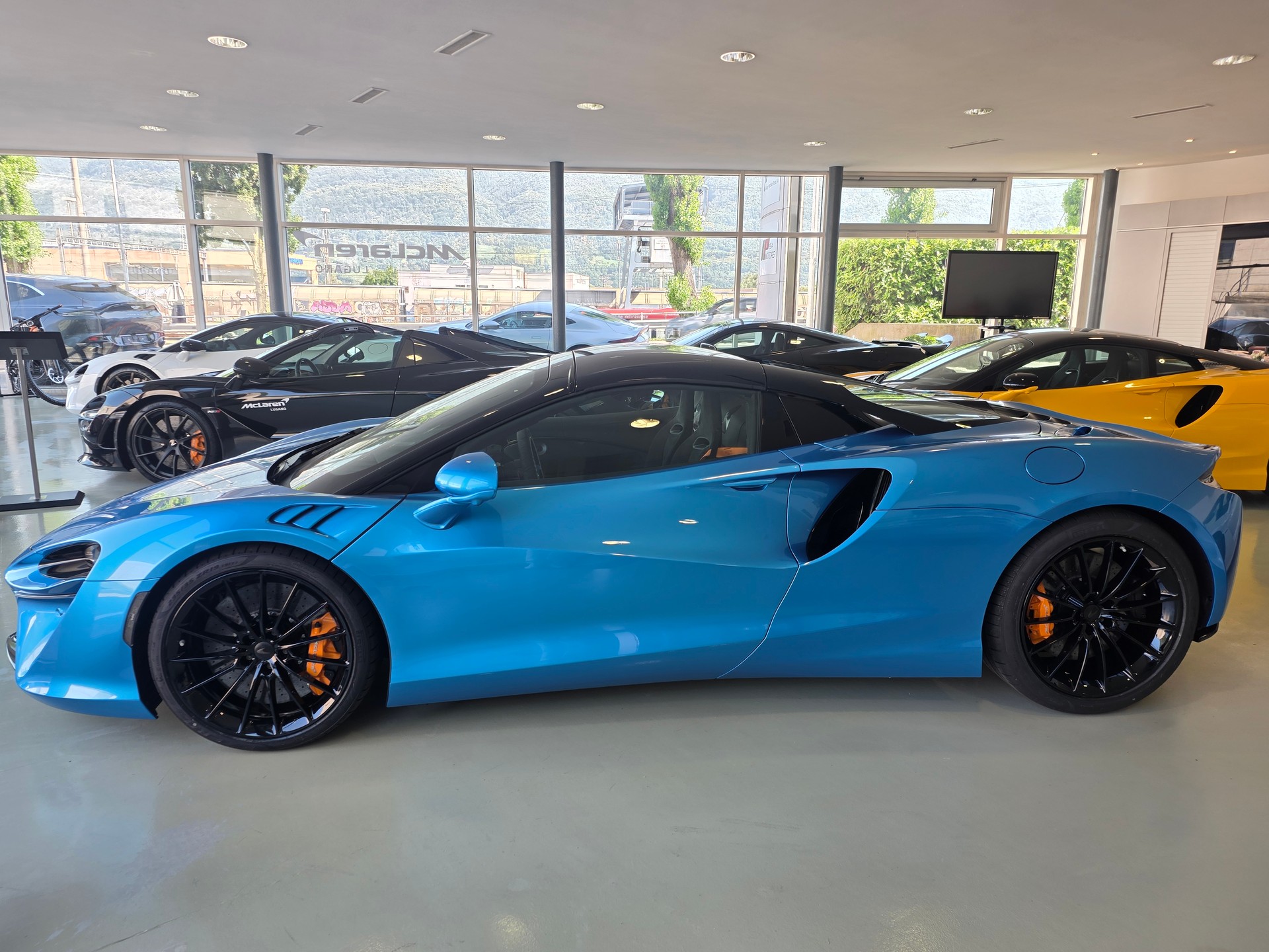 McLAREN ARTURA 3.0 V6 Spider MSO Ludus Blue-image-7