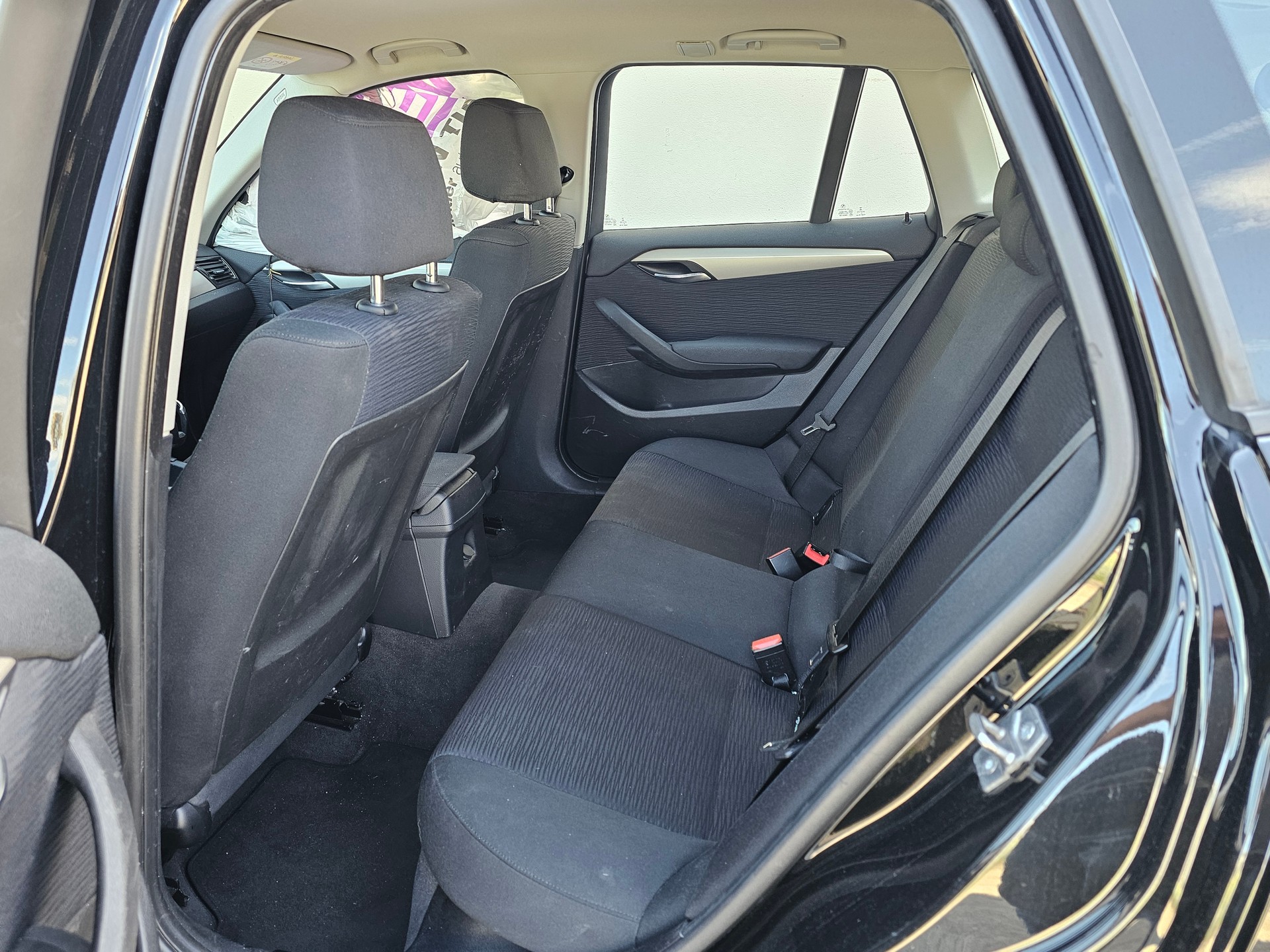 BMW X1 xDrive 18d-image-12