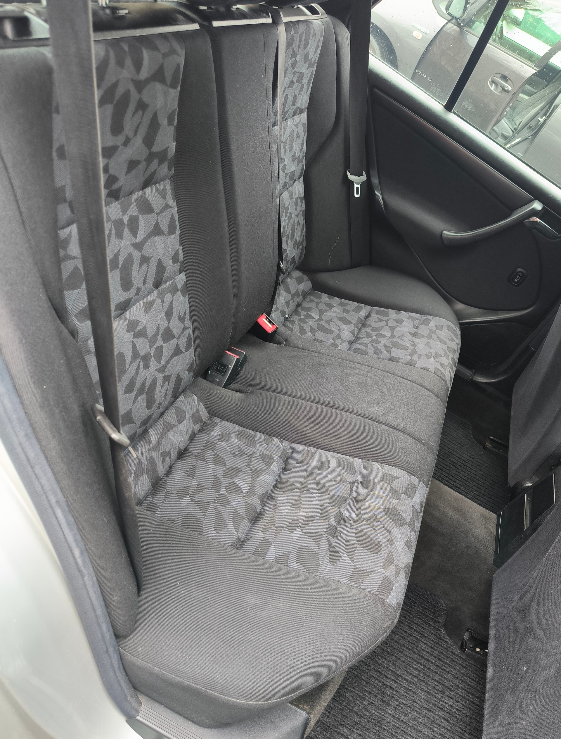 MERCEDES-BENZ C 250 TD Elégance-image-7