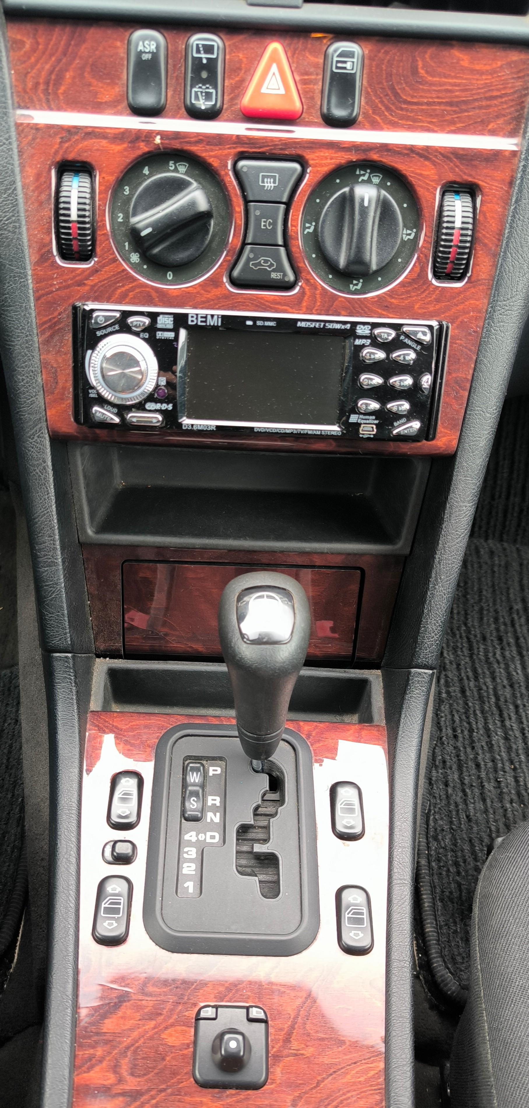 MERCEDES-BENZ C 250 TD Elégance-image-6