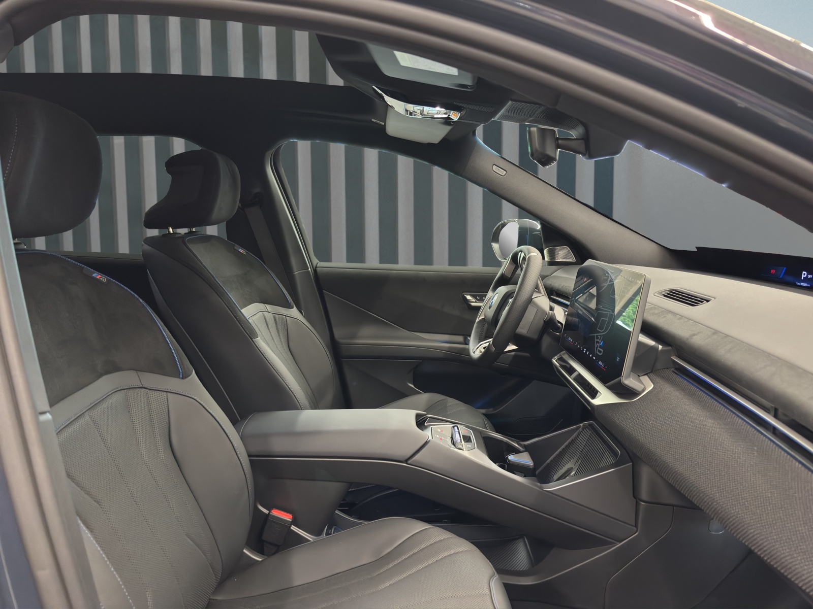 BMW iX3 50 xDrive-image-19