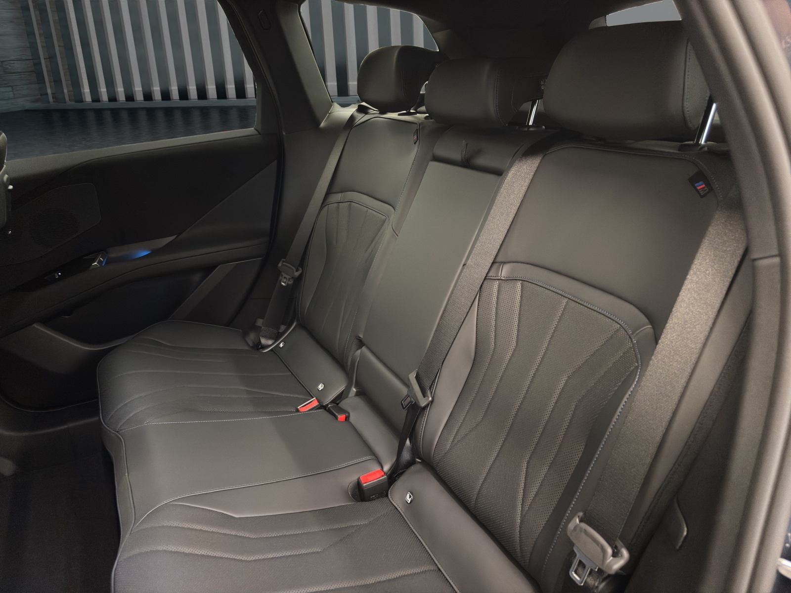 BMW iX3 50 xDrive-image-14