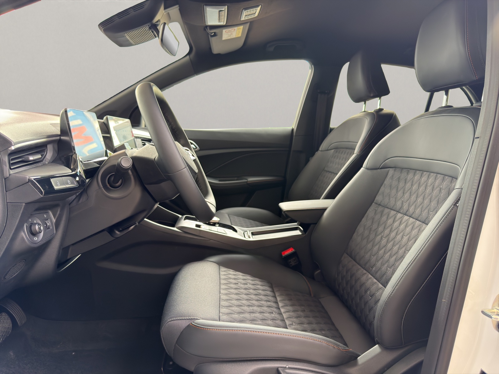 MG 3 1.5 Hybrid Luxury-image-7