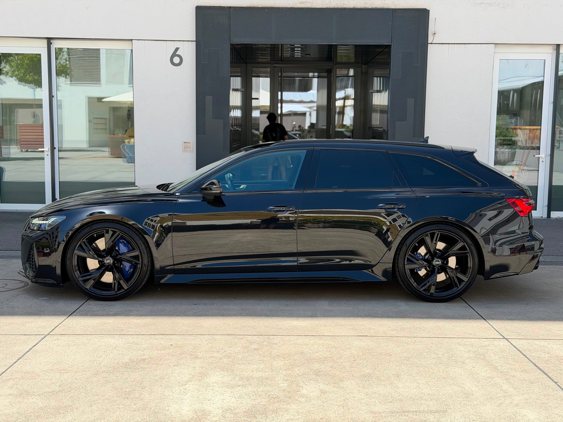 AUDI RS6 Avant 4.0 TFSI V8 quattro-showroom-element-3
