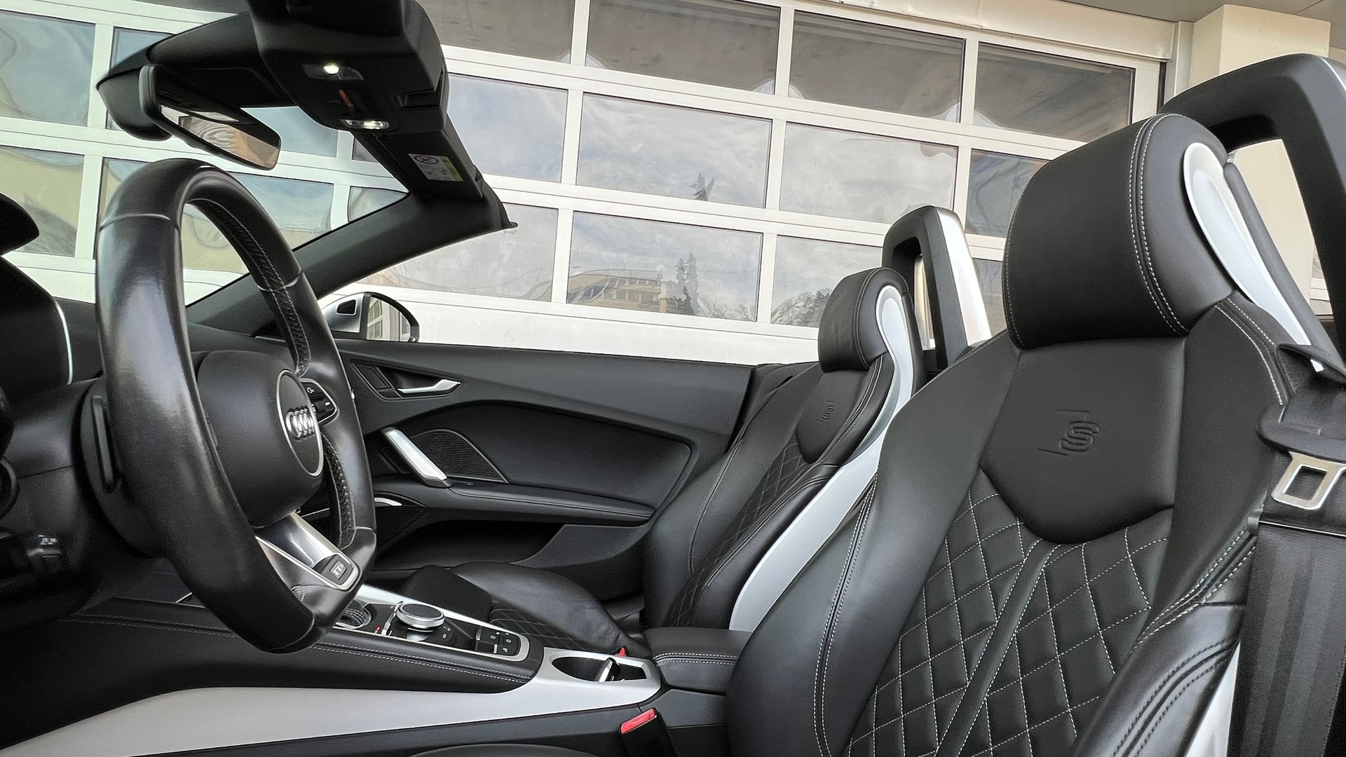 AUDI TTS ROADSTER 2.0 TFSI QUATTRO S-TRONIC l 310 PS-image-24