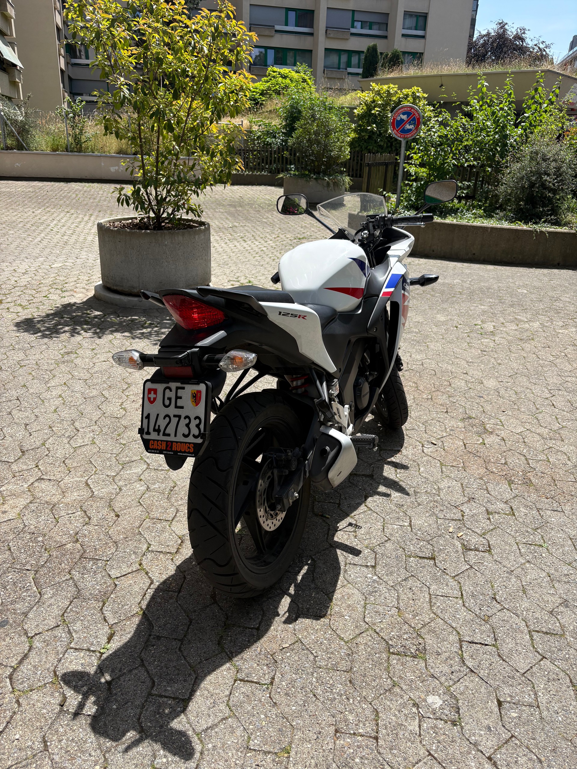 HONDA CBR 125 R-image-3