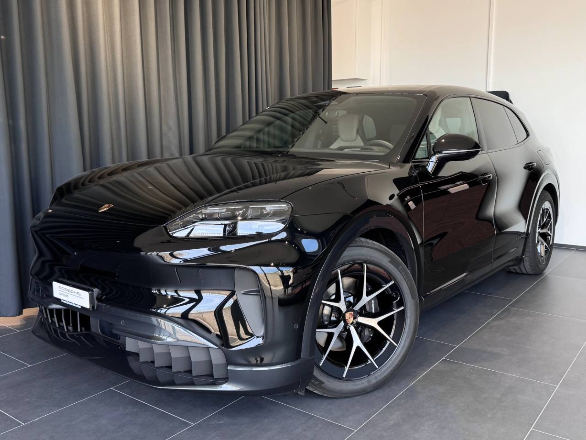 PORSCHE Cayenne Electric