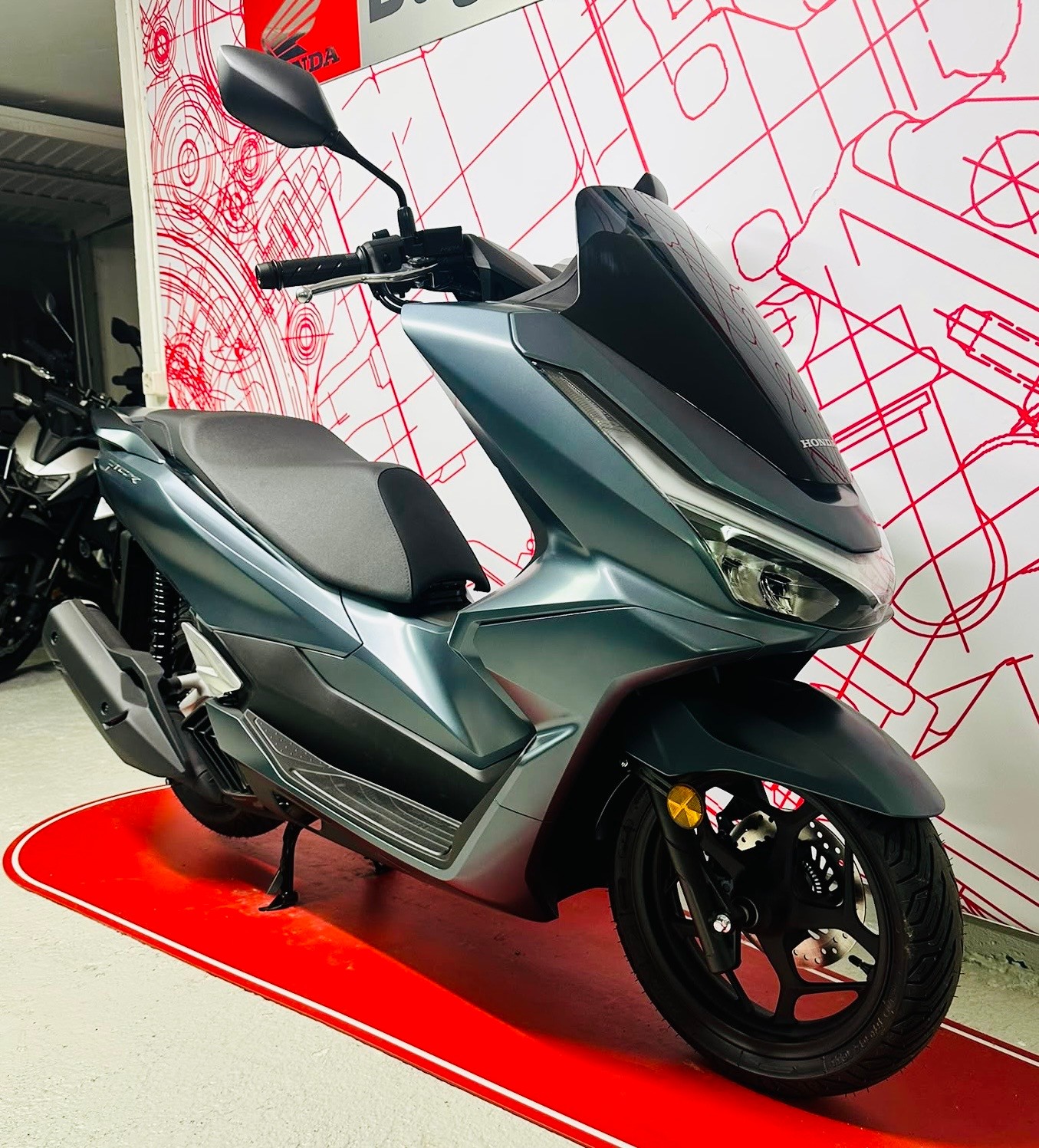 HONDA PCX 125 i ABS-showroom-element-1