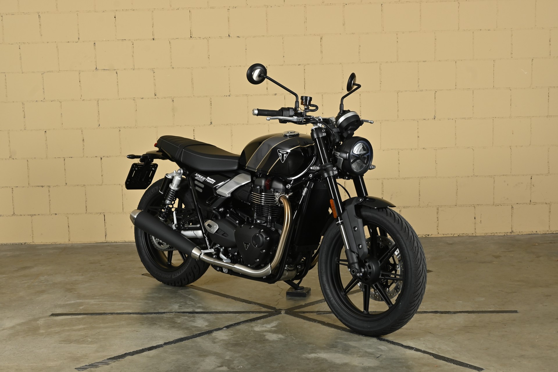 TRIUMPH Speed Twin 900-image-1