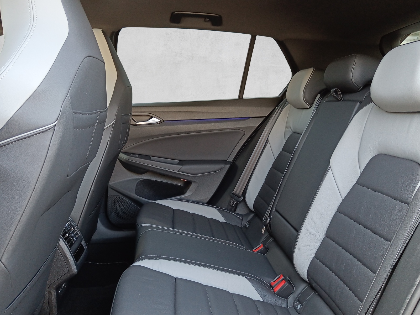 VW Golf VIII 1.5 TSI PHEV GTE DSG*5J Garantie*8-Fach Räder*Pano*AHK*Leder*-image-14