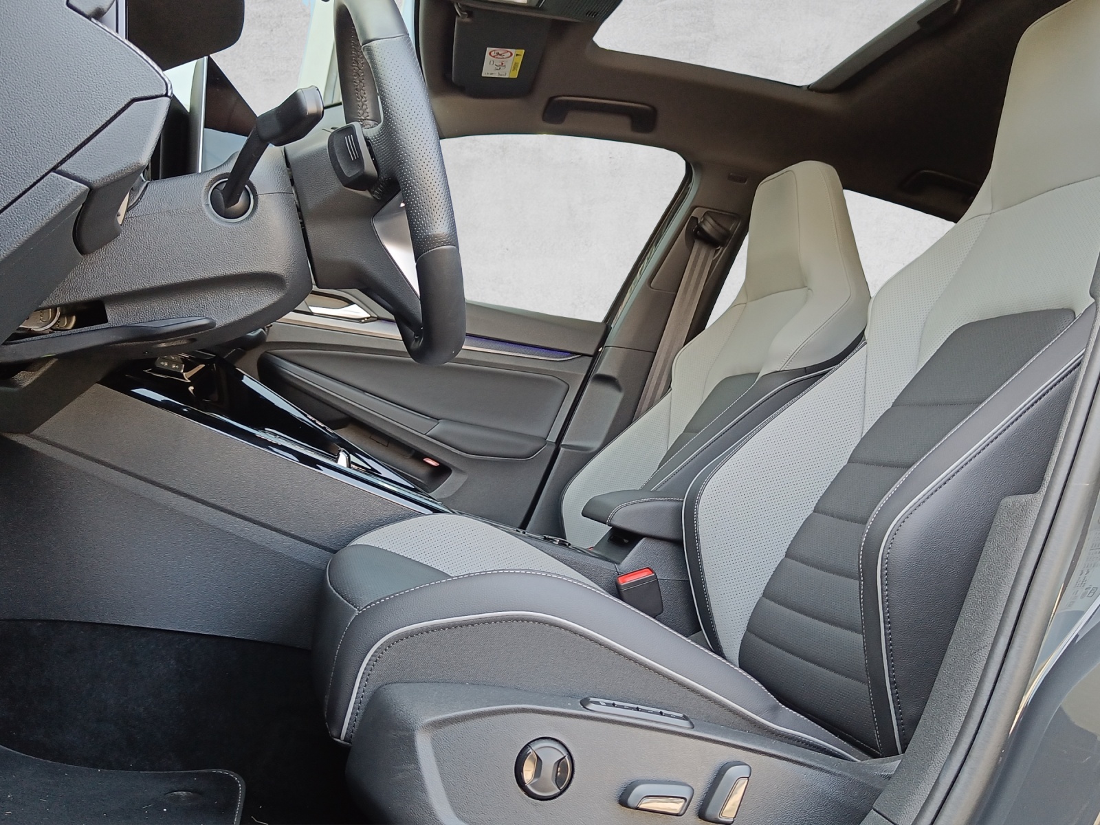 VW Golf VIII 1.5 TSI PHEV GTE DSG*5J Garantie*8-Fach Räder*Pano*AHK*Leder*-image-8