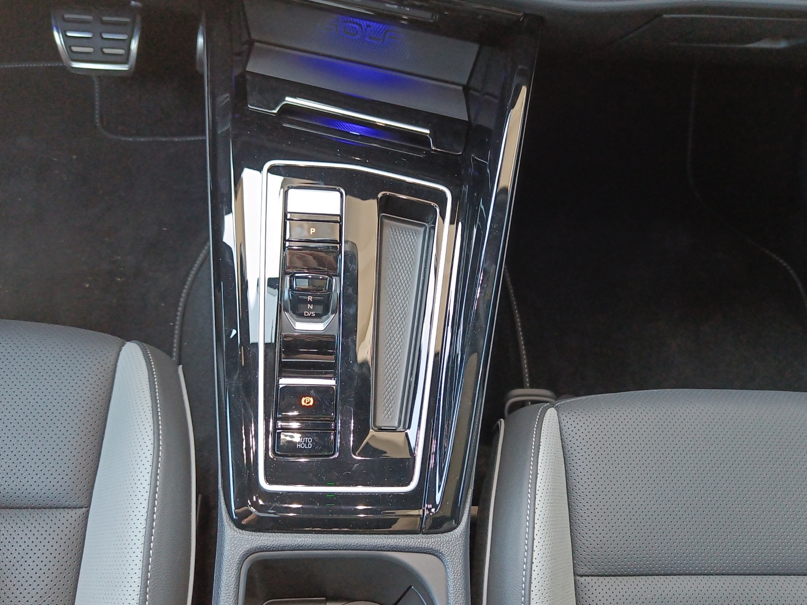 VW Golf VIII 1.5 TSI PHEV GTE DSG*5J Garantie*8-Fach Räder*Pano*AHK*Leder*-image-12