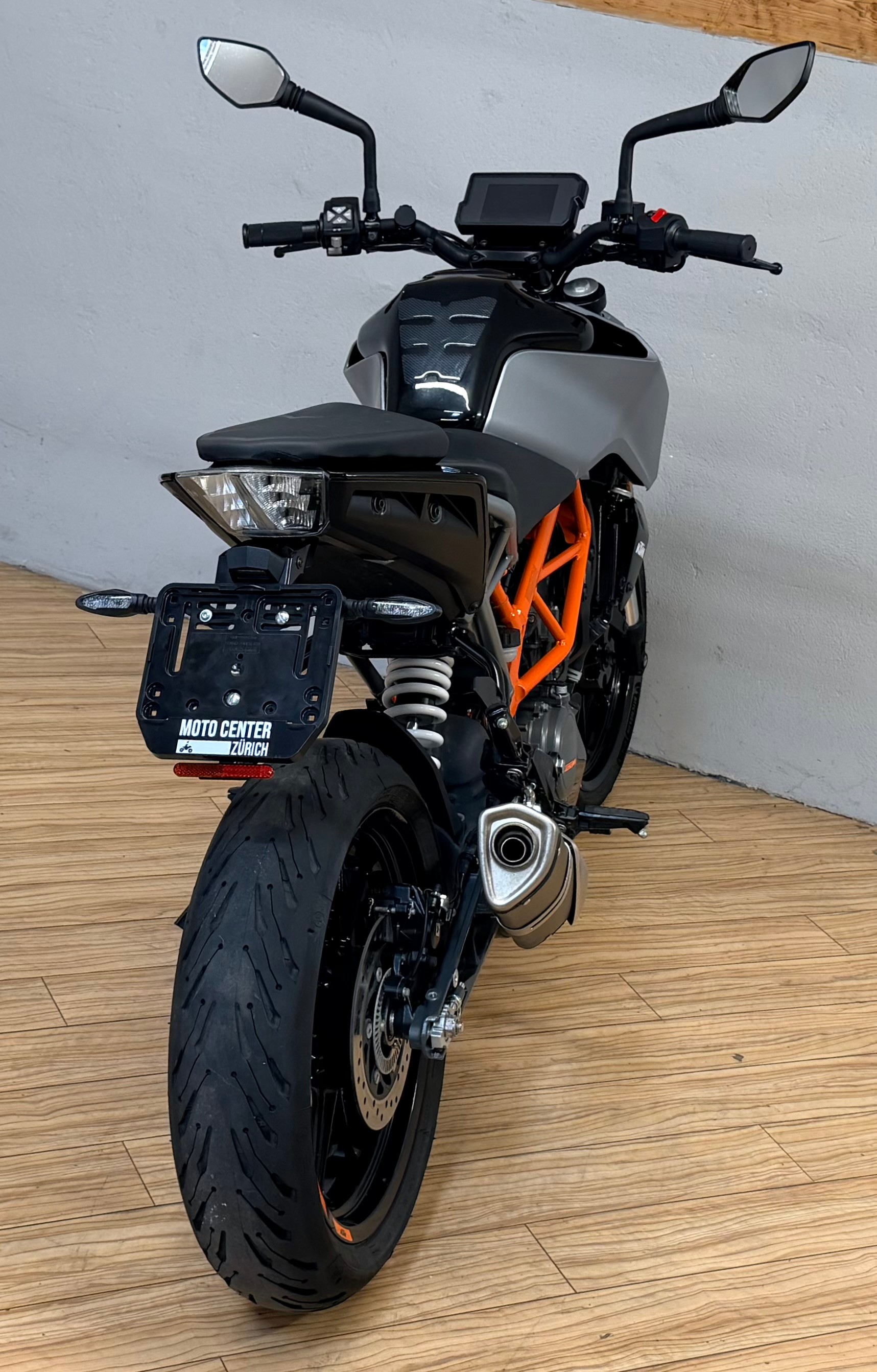 KTM 125 Duke-image-2