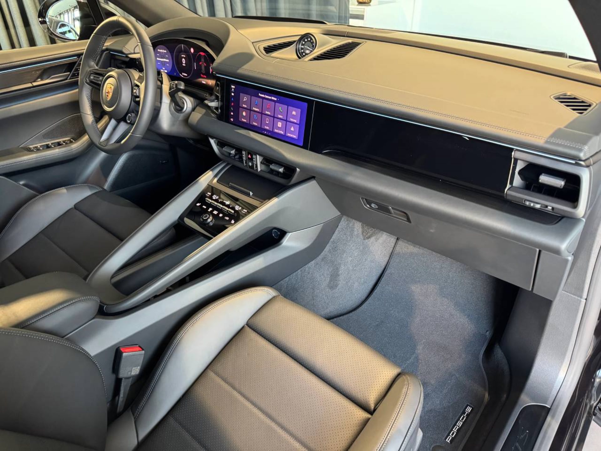 PORSCHE Macan GTS-image-17