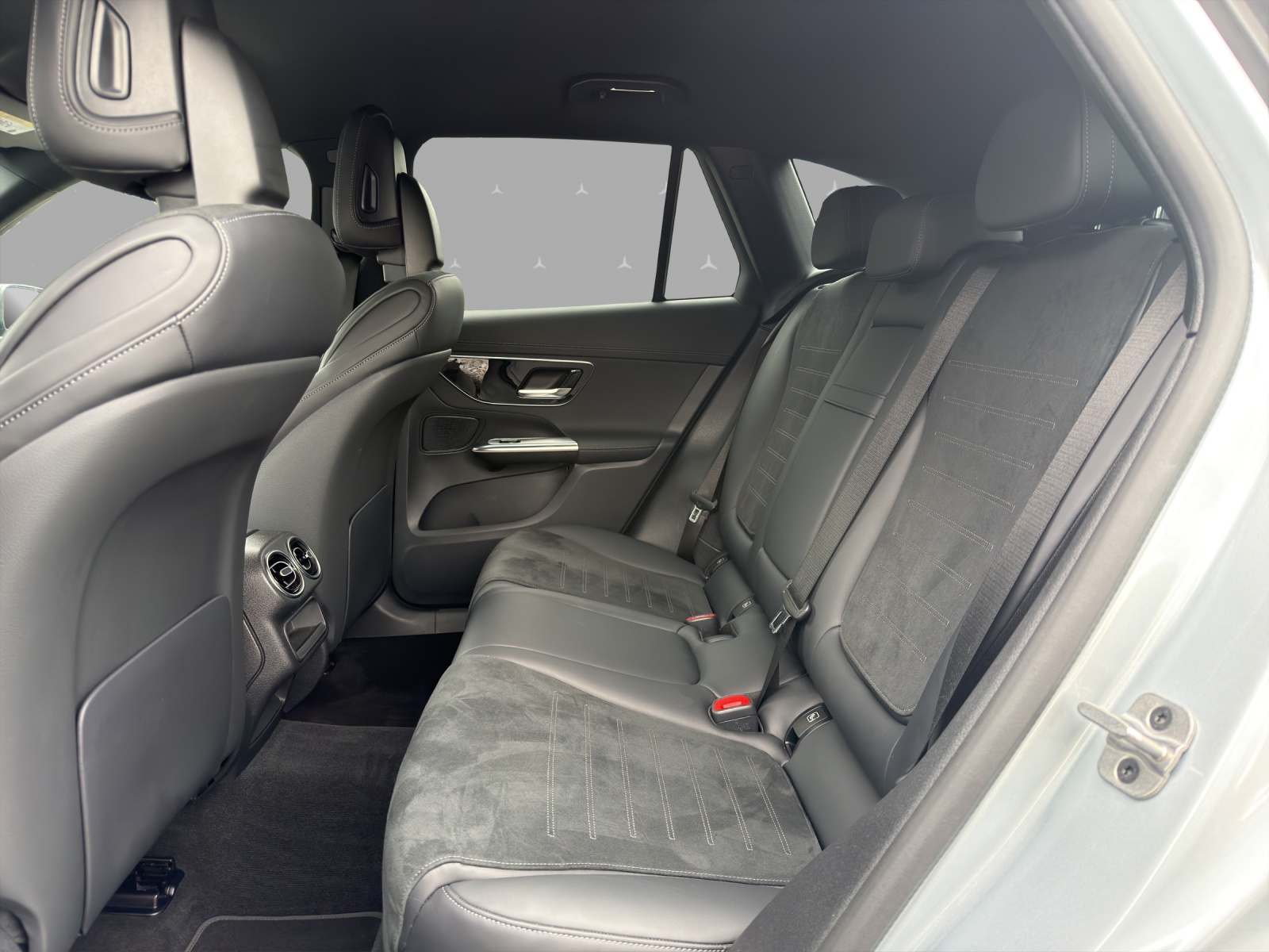 MERCEDES-BENZ GLC 200 4Matic 9G-Tronic-image-11
