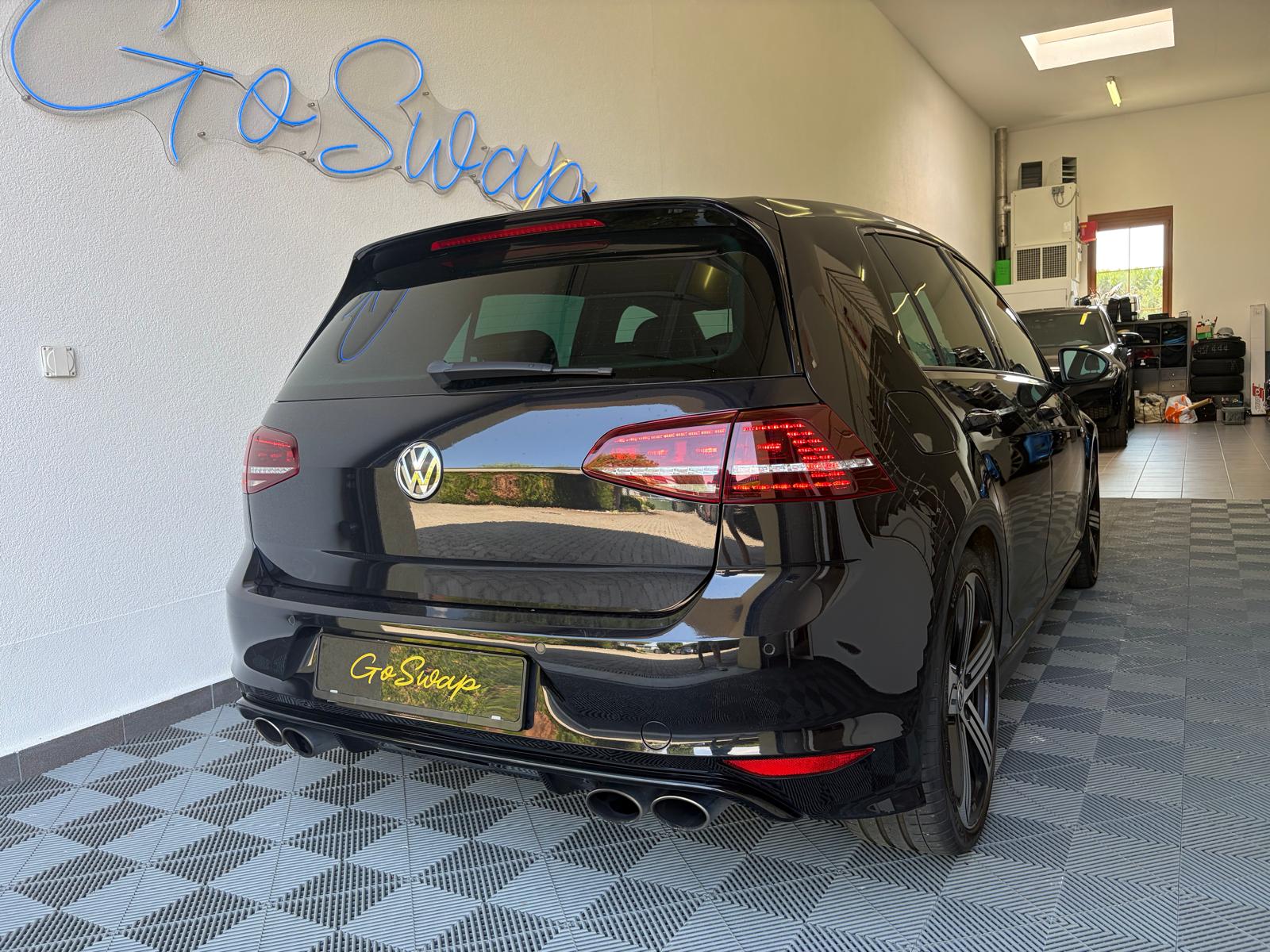 VW Golf 2.0 TSI R 4Motion DSG - Caméra de recul - Pack Cuir Vienna-showroom-element-3