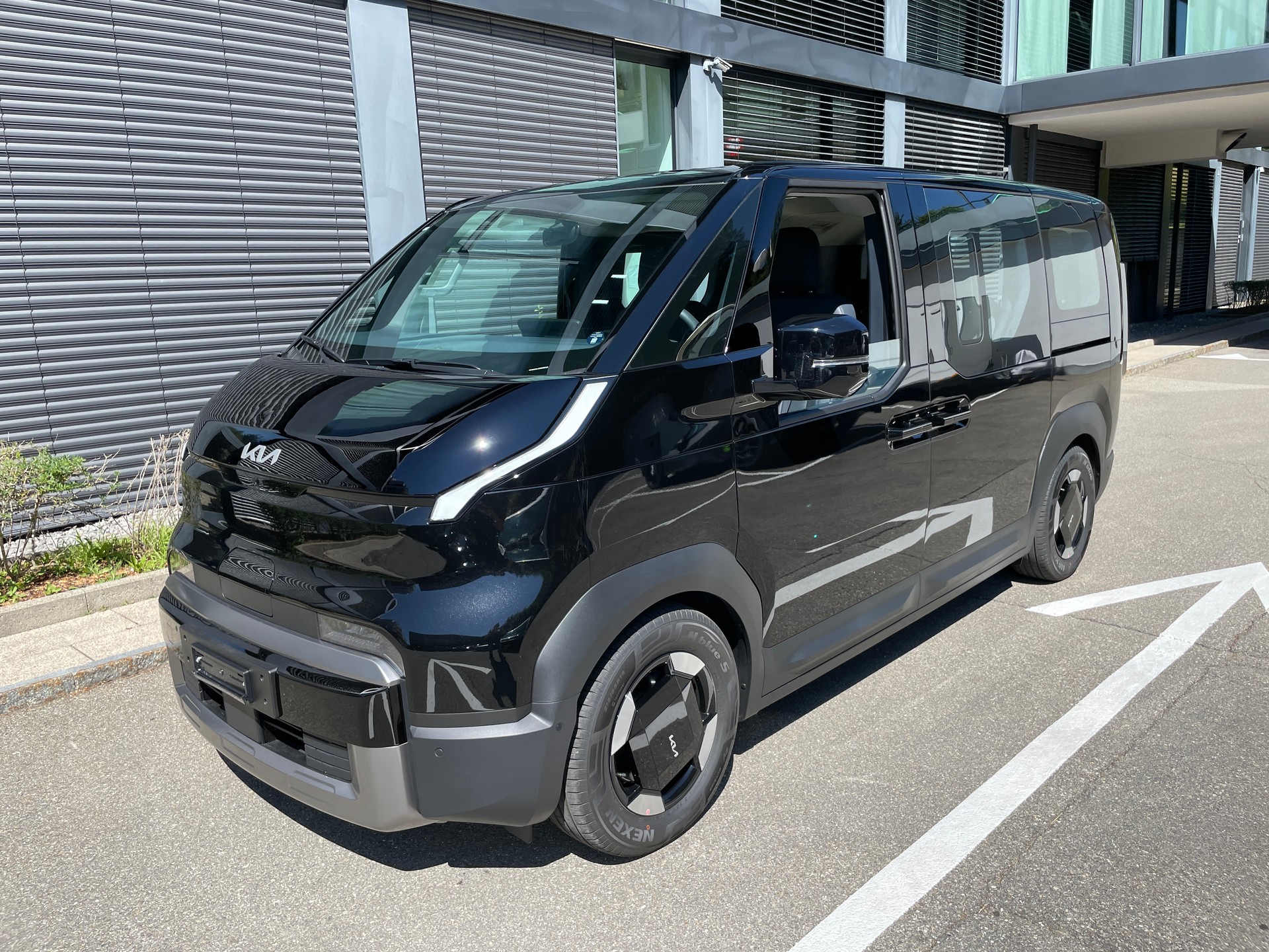 KIA PV5 71.2 kWh Elite mit Wärmepumpe, VOLLAUSSTATTUNG mit AHK