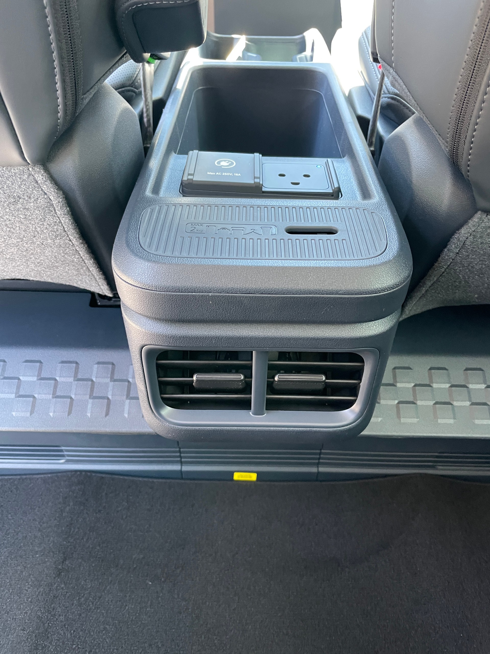KIA PV5 71.2 kWh Elite mit Wärmepumpe, VOLLAUSSTATTUNG mit AHK-image-14