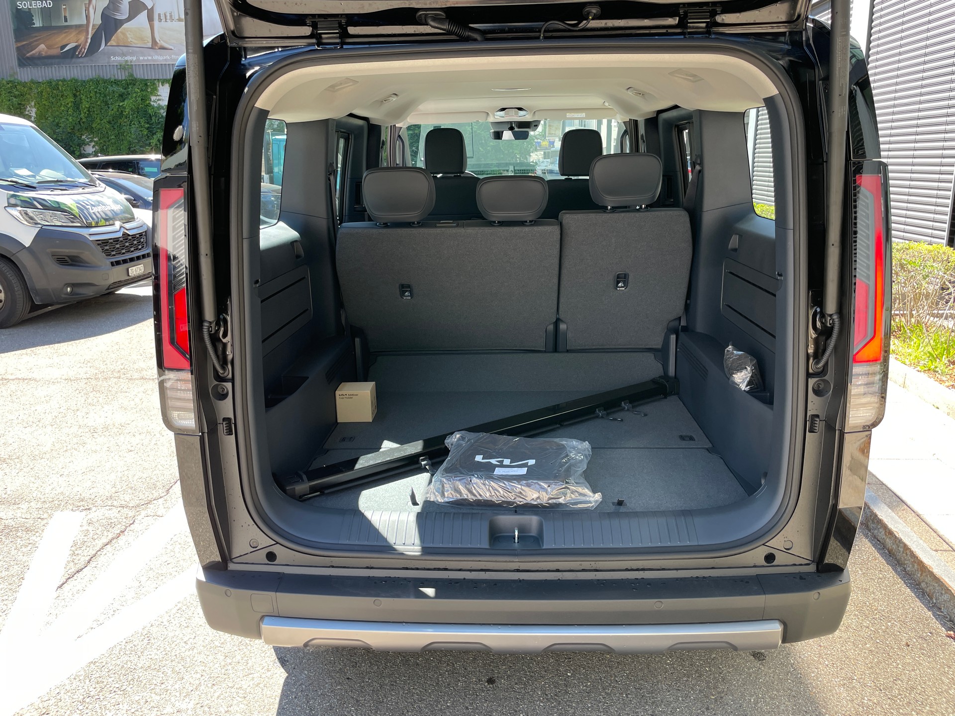 KIA PV5 71.2 kWh Elite mit Wärmepumpe, VOLLAUSSTATTUNG mit AHK-image-4