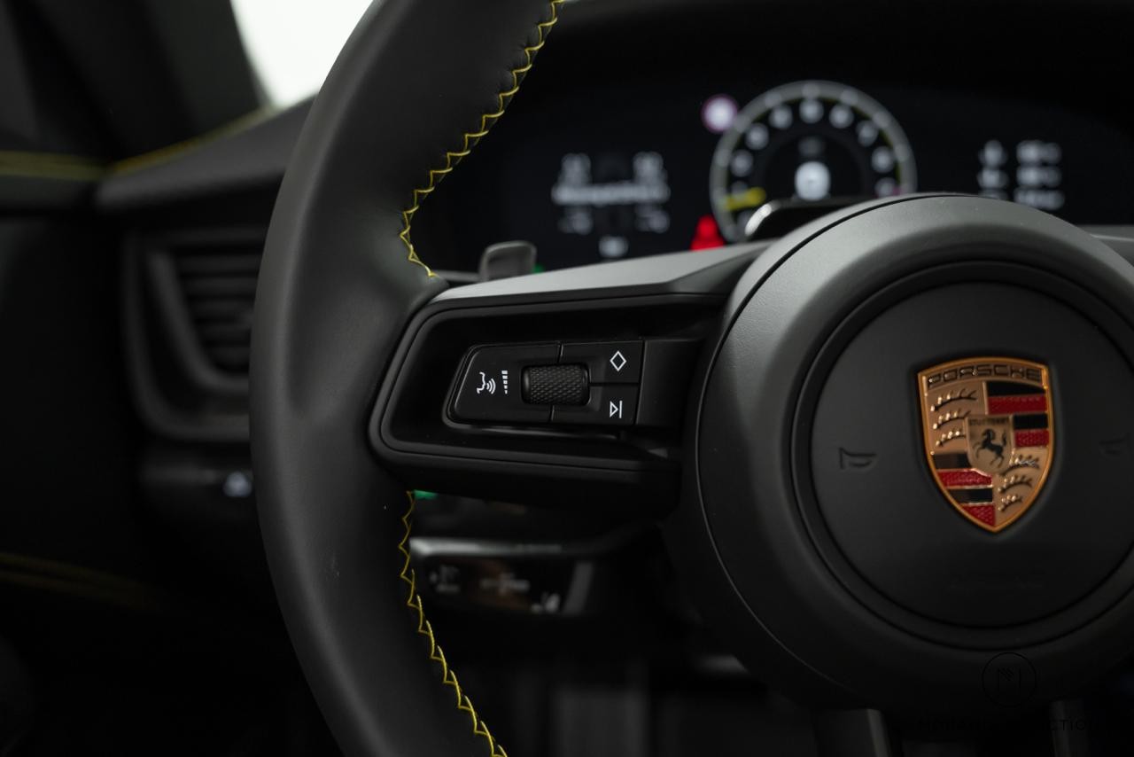 PORSCHE 911 Coupé 4.0 GT3 Touring PDK-image-25