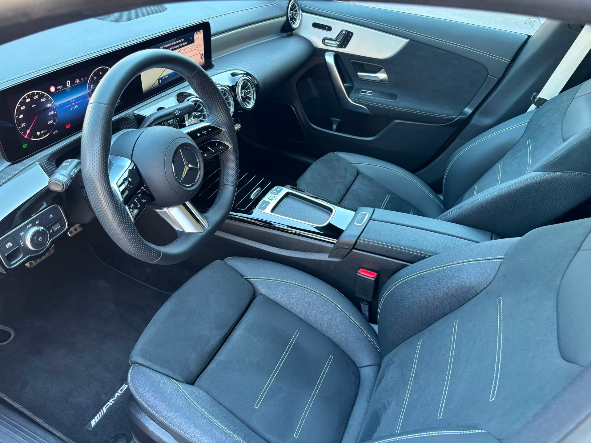 MERCEDES-BENZ CLA 250 AMG-Line 4Matic Shooting Brake-image-6