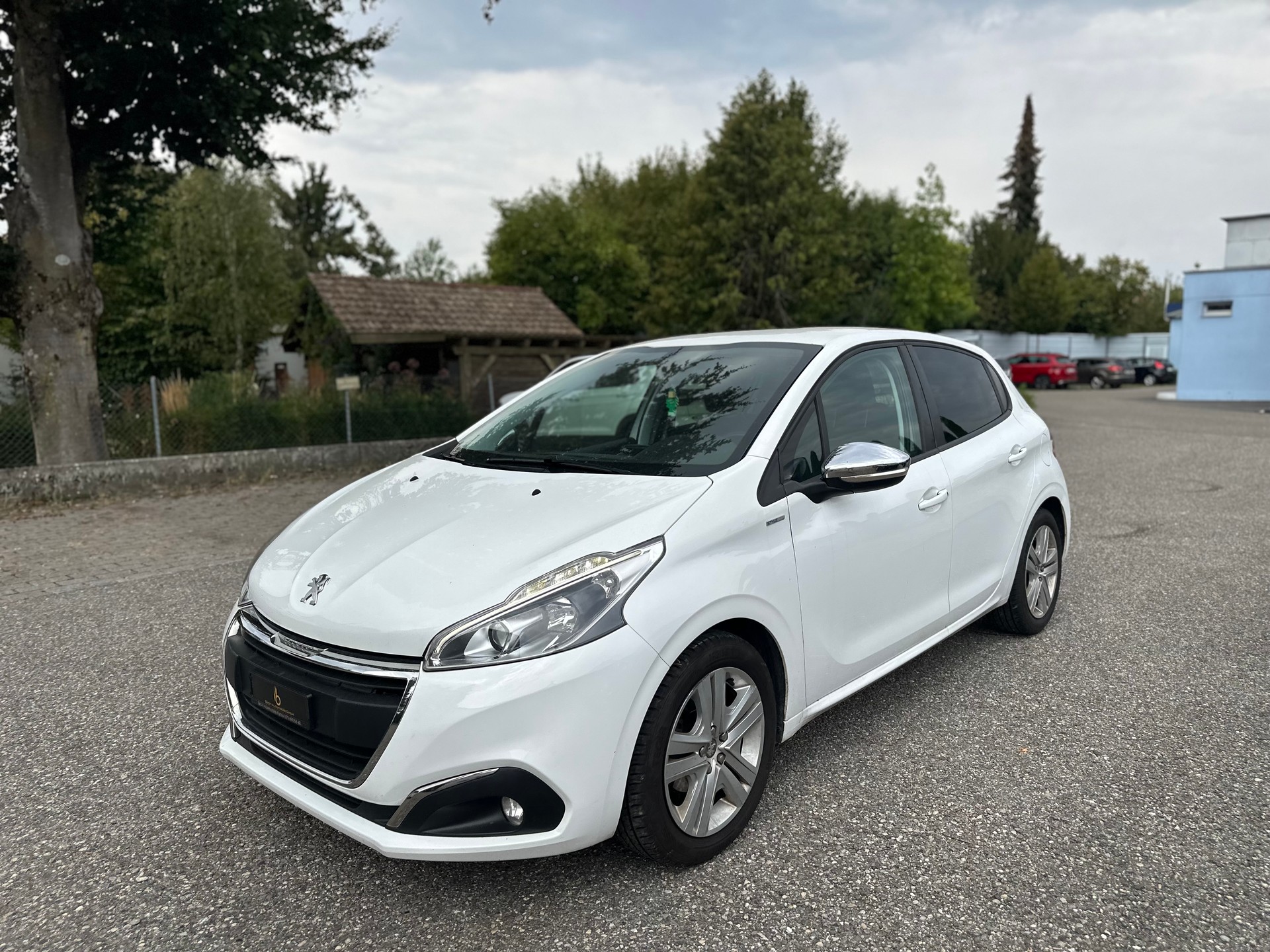 PEUGEOT 208 1.2 PureTech Style-image-3