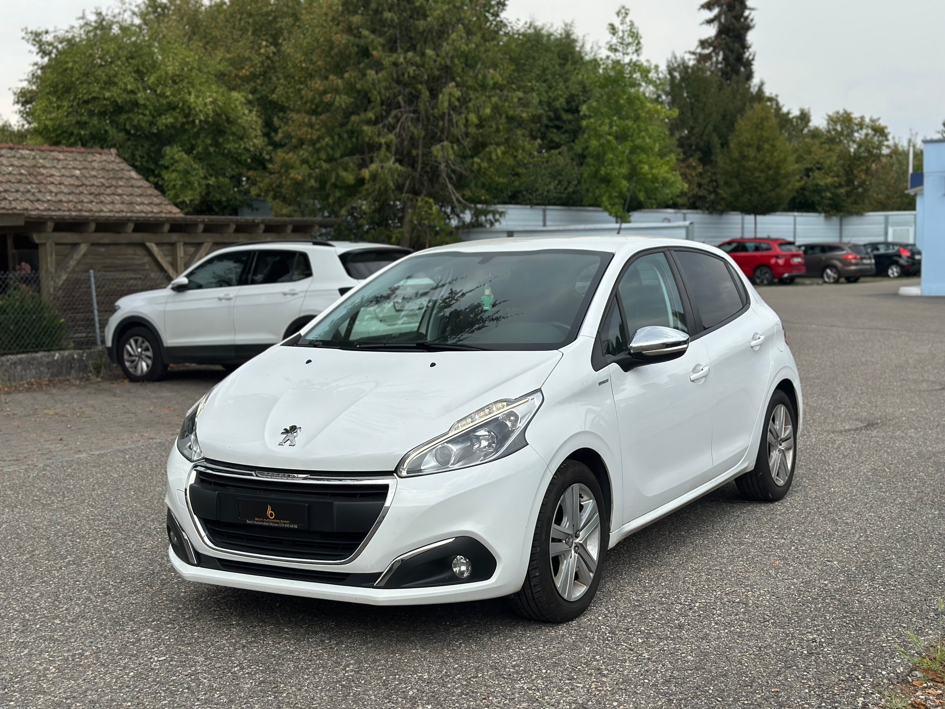 PEUGEOT 208 1.2 PureTech Style-image-2