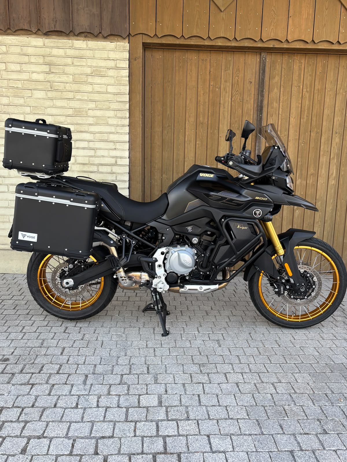 VOGE 900DSX-image-2
