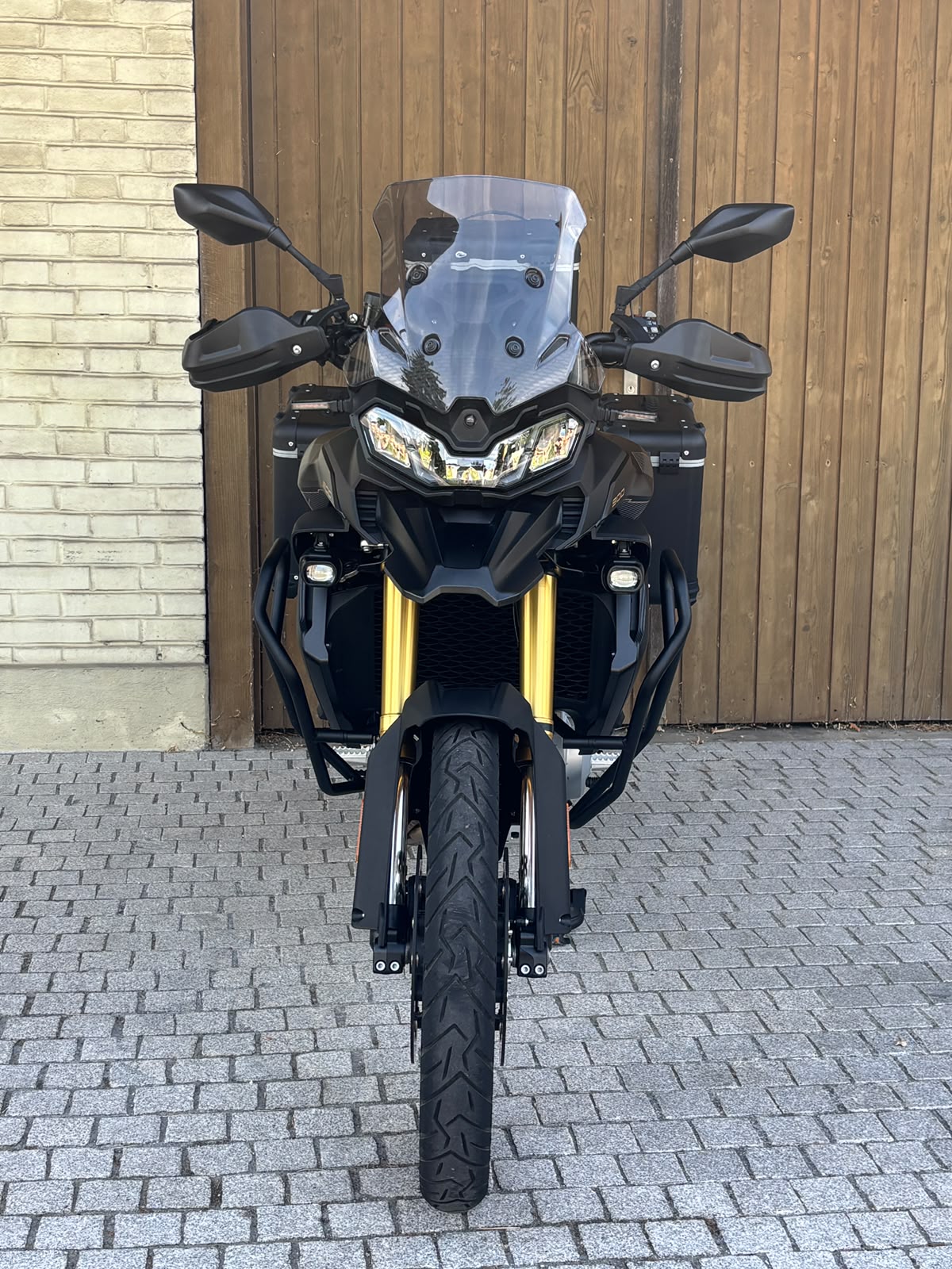 VOGE 900DSX-image-0