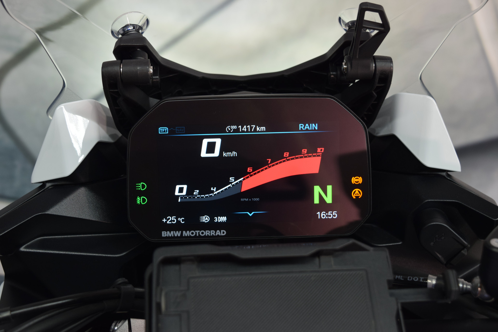 BMW F 900 XR Sport Tieferlegung-image-8