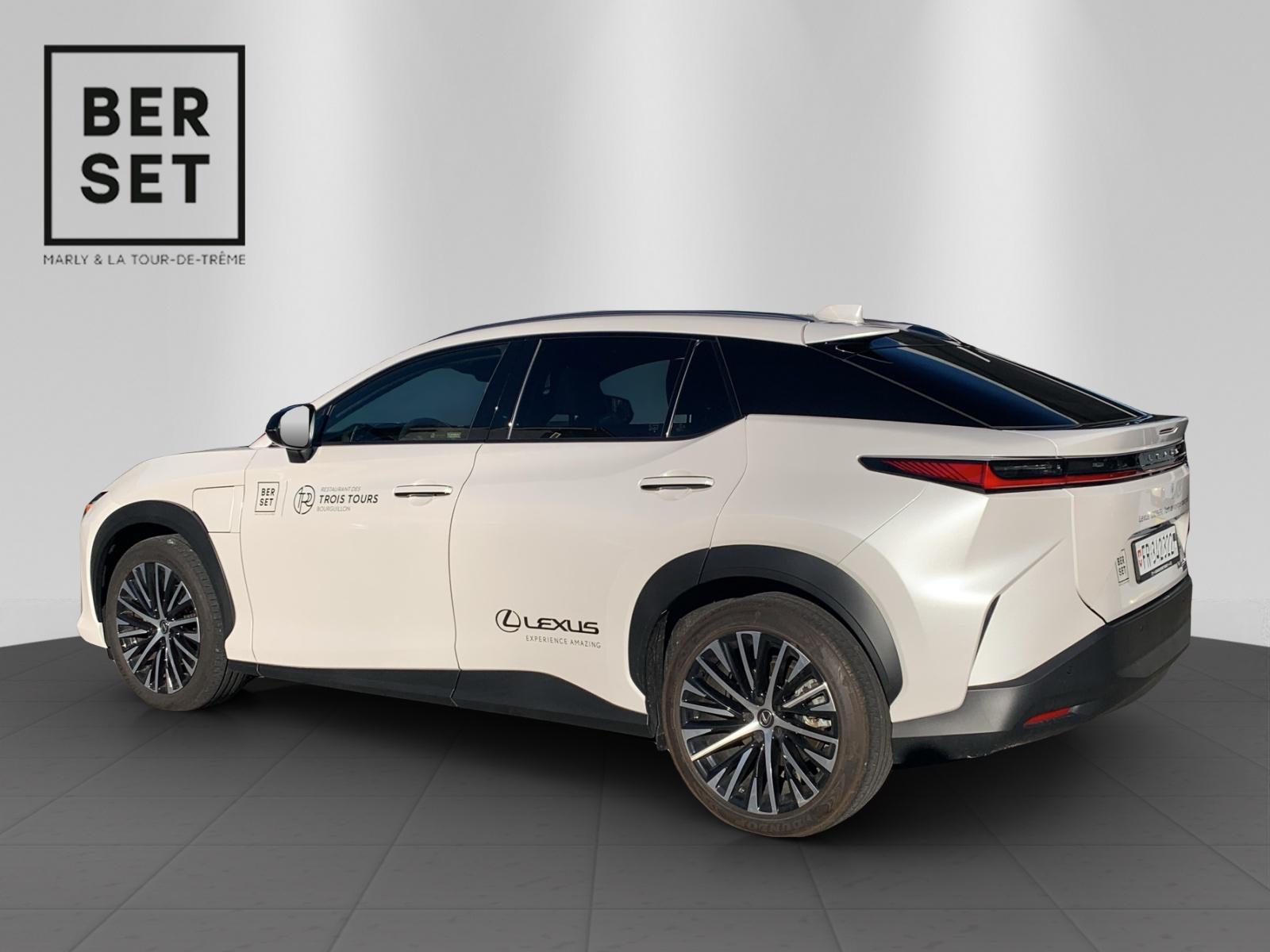 LEXUS RZ 450e Comfort-showroom-element-2