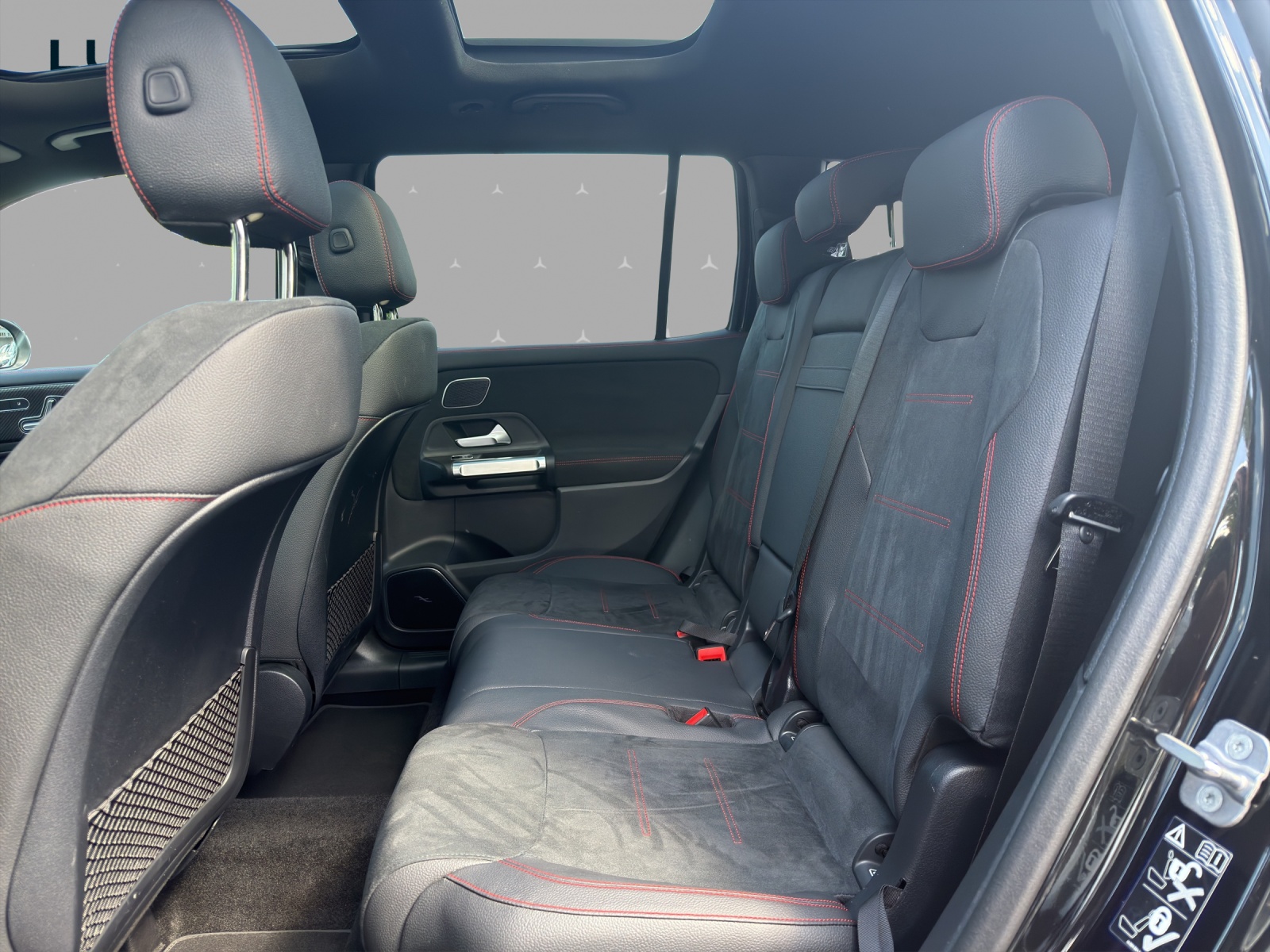 MERCEDES-BENZ GLB 250 4Matic 8G-Tronic-image-11