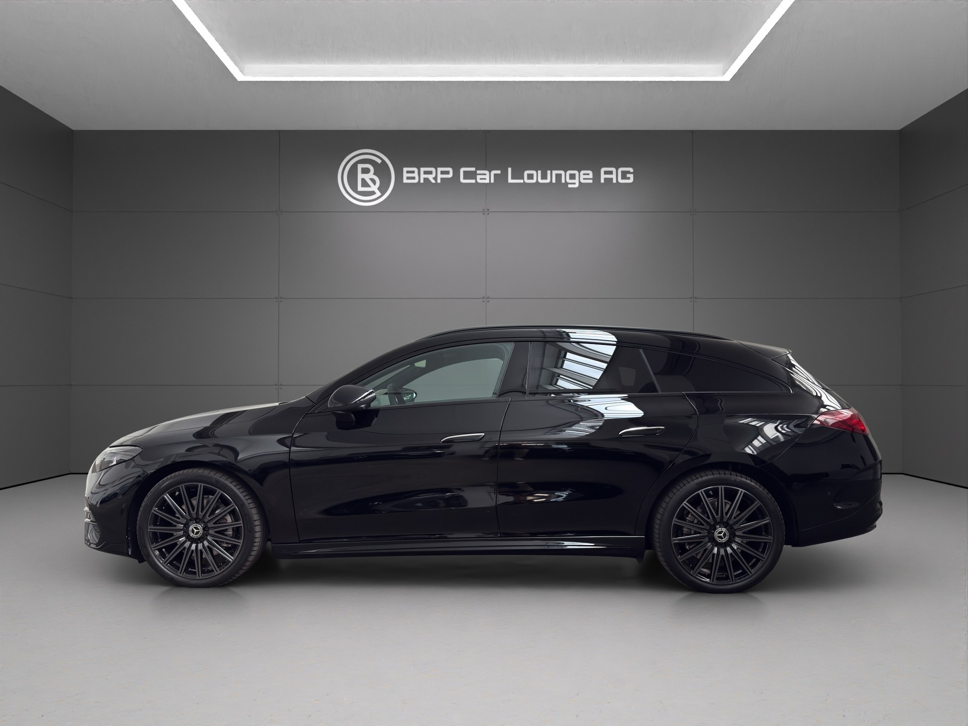 MERCEDES-BENZ CLA Shooting Brake 250+ * AMG Line PLUS - Premium PLUS *-showroom-element-2