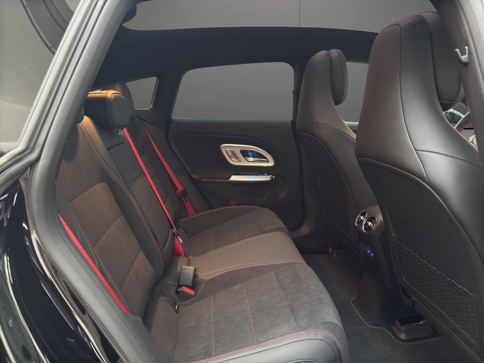 MERCEDES-BENZ CLA Shooting Brake 250+ * AMG Line PLUS - Premium PLUS *-image-14
