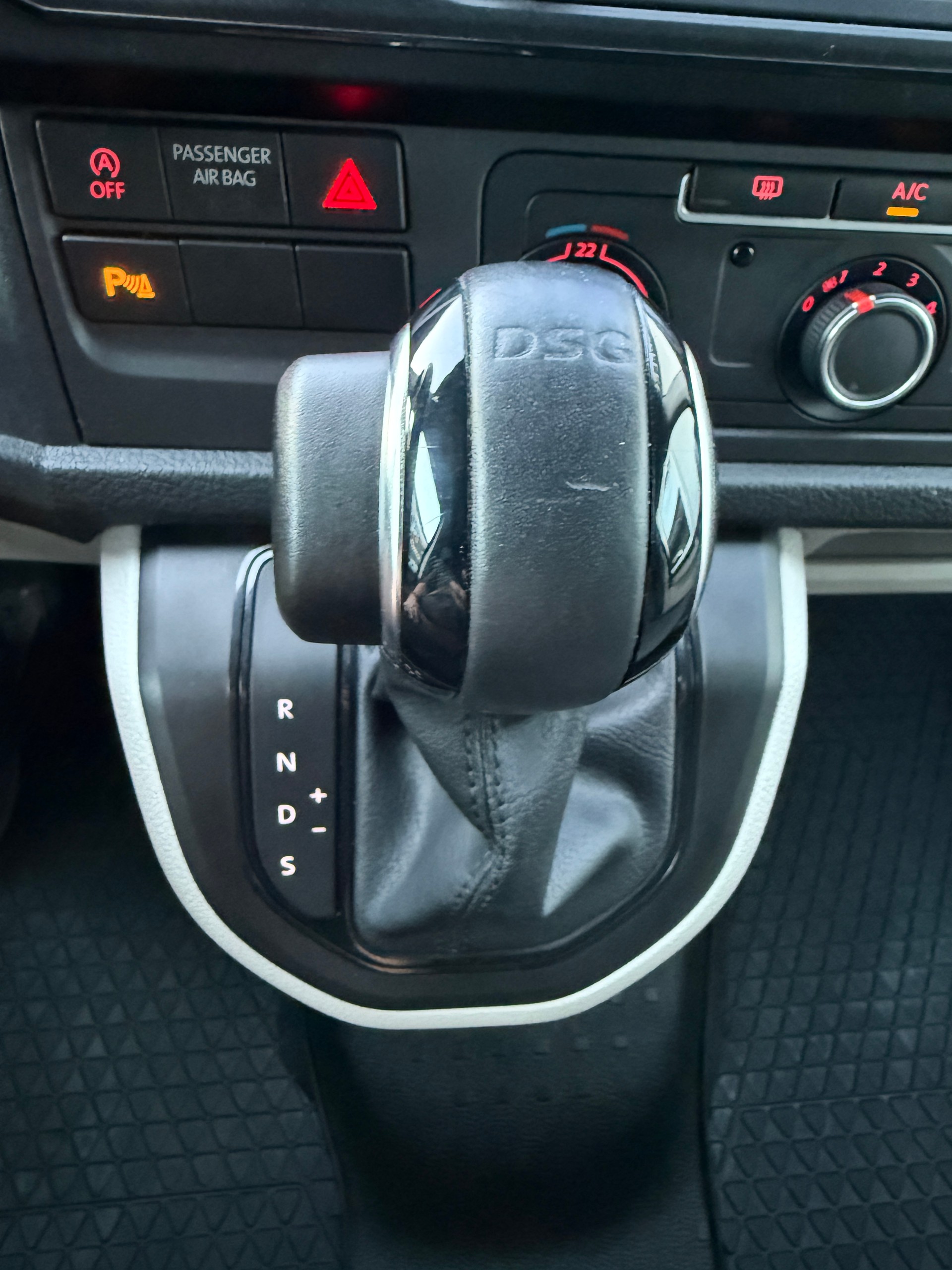 VW T6 2.0 TSI 4Motion DSG *EDITION*-image-24