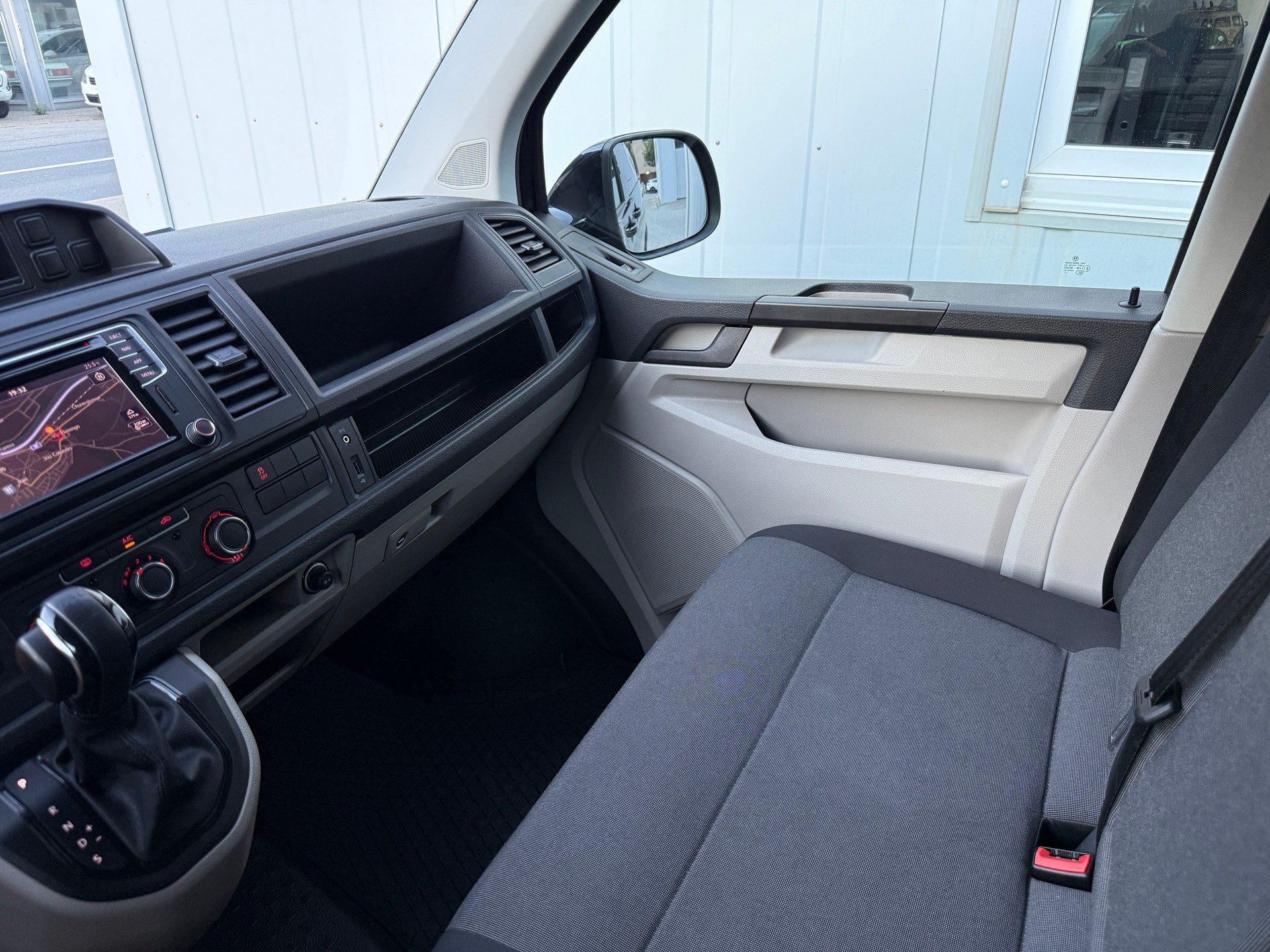 VW T6 2.0 TSI 4Motion DSG *EDITION*-image-13
