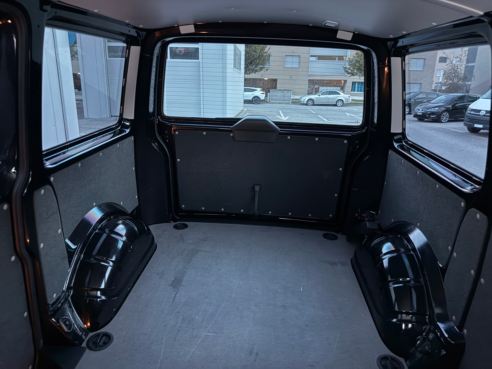 VW T6 2.0 TSI 4Motion DSG *EDITION*-image-6