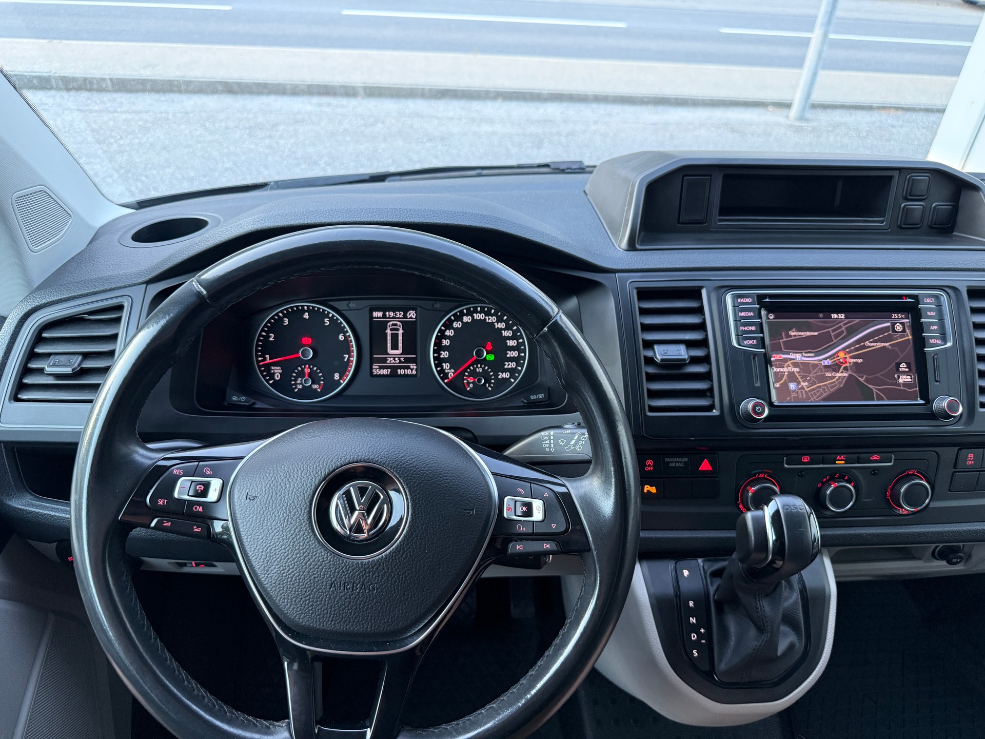 VW T6 2.0 TSI 4Motion DSG *EDITION*-image-11