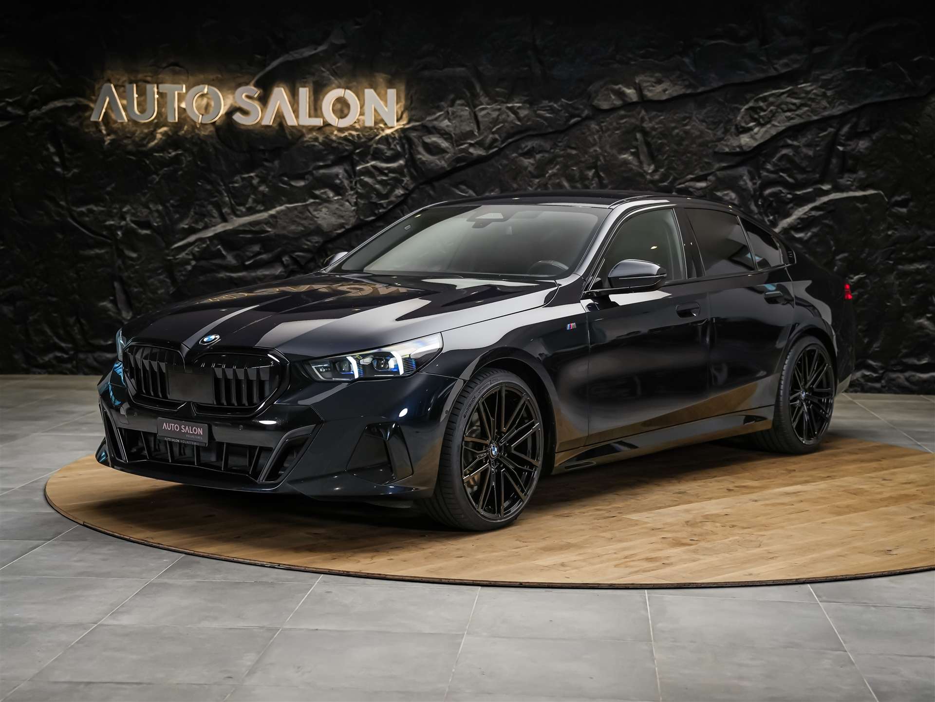 BMW 520d xDrive M Sport Steptronic *21" Felgen*Werksgarantie*Memory*-showroom-element-1