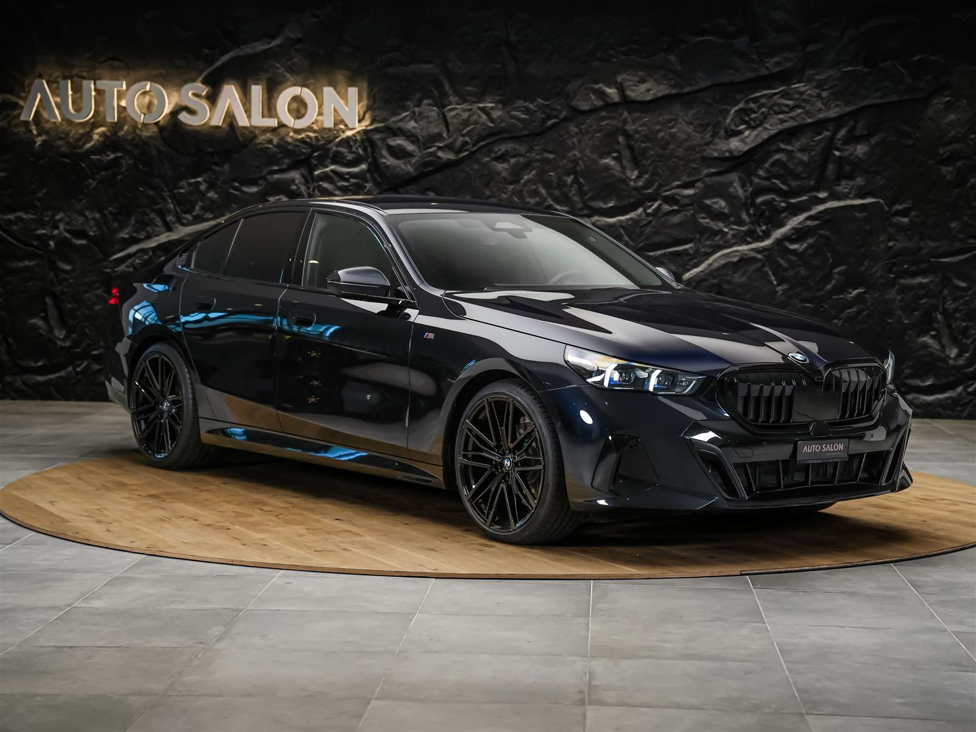 BMW 520d xDrive M Sport Steptronic *21" Felgen*Werksgarantie*Memory*-image-6
