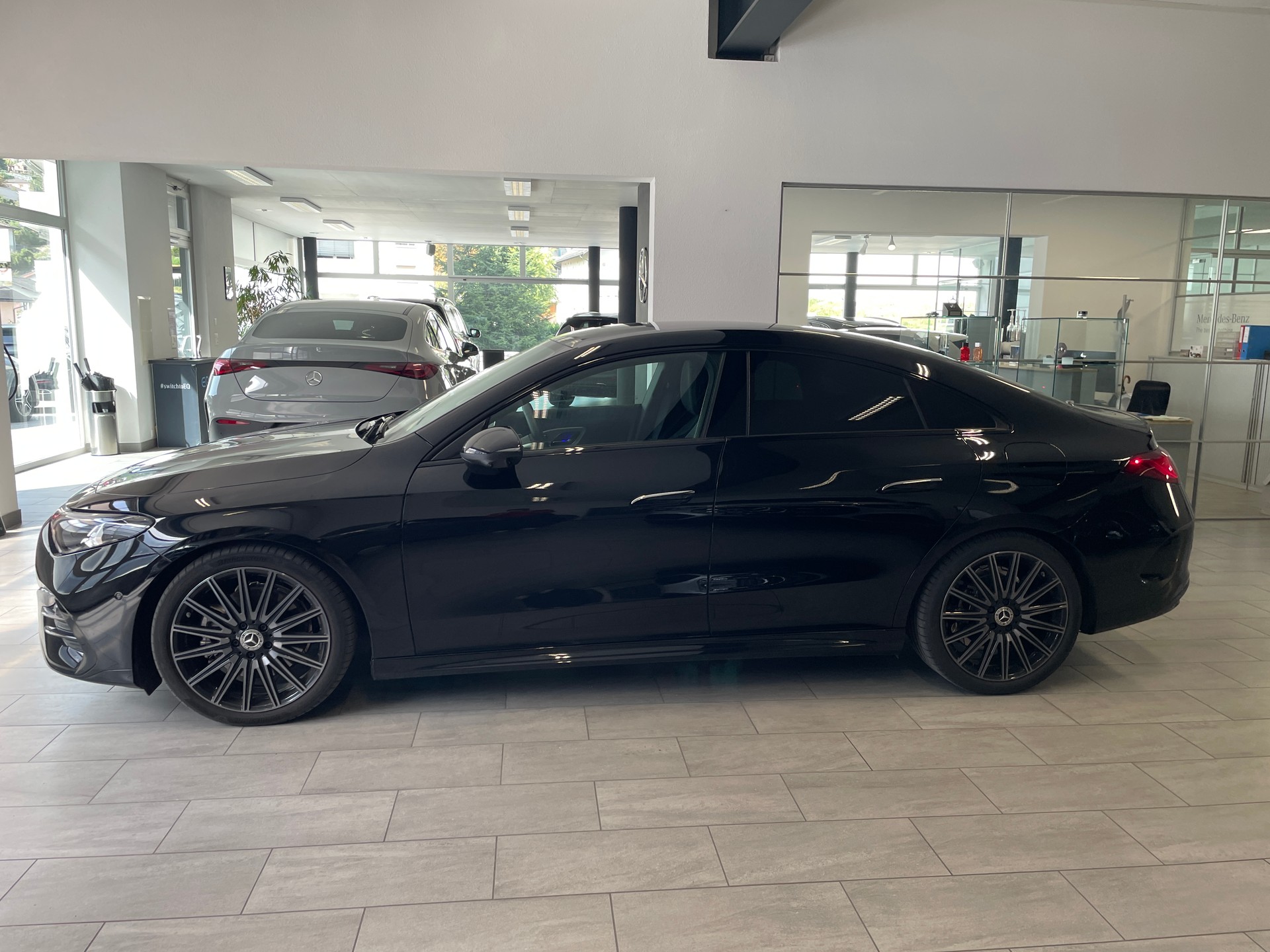 MERCEDES-BENZ CLA 220 8G-DCT 4Matic AMG Line-showroom-element-3