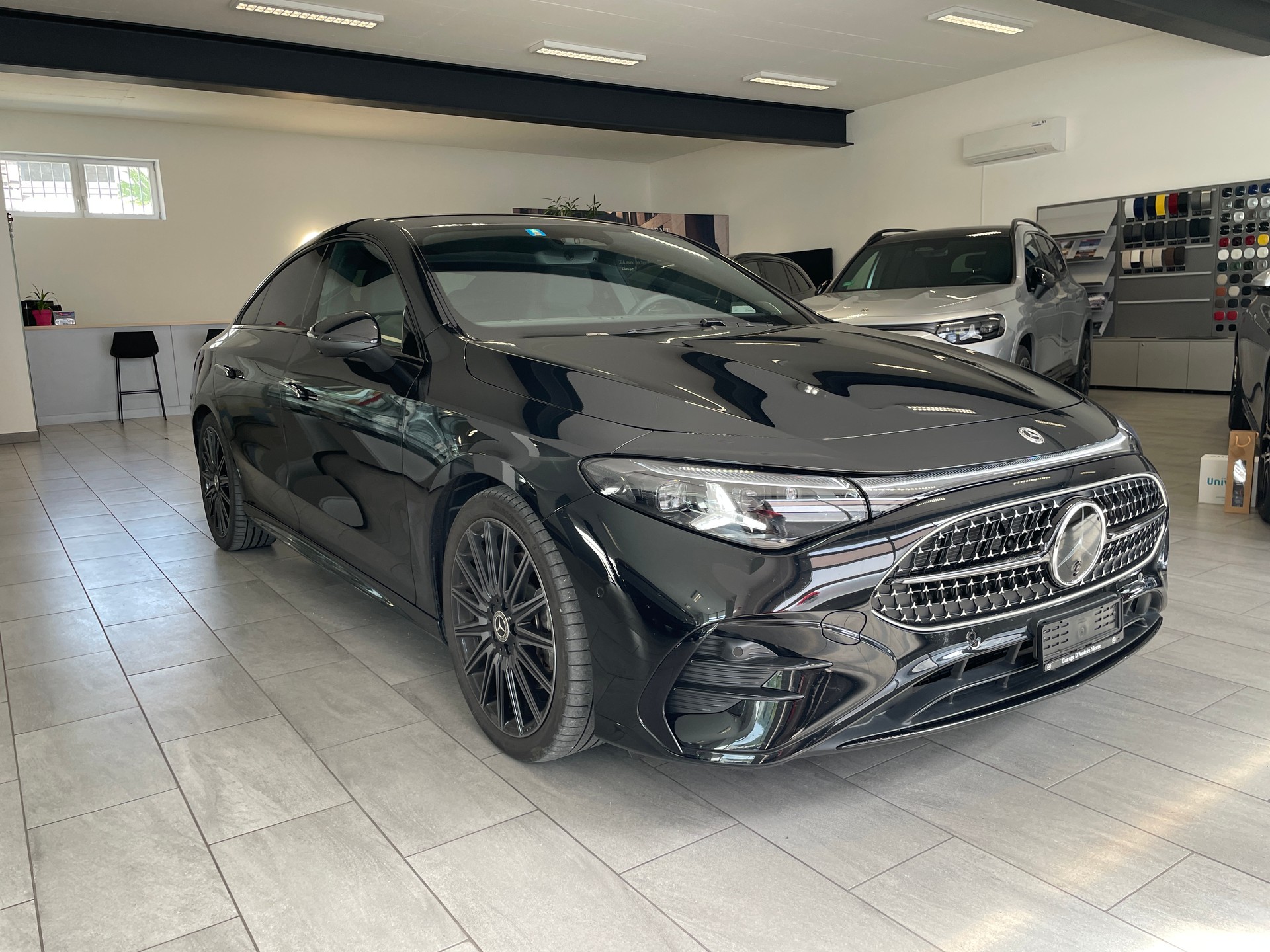 MERCEDES-BENZ CLA 220 8G-DCT 4Matic AMG Line-showroom-element-2
