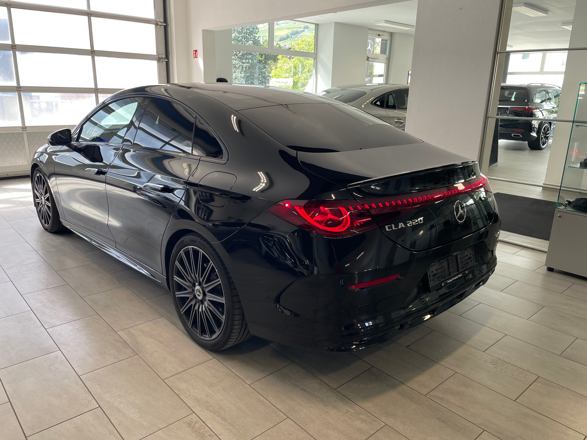 MERCEDES-BENZ CLA 220 8G-DCT 4Matic AMG Line-image-5