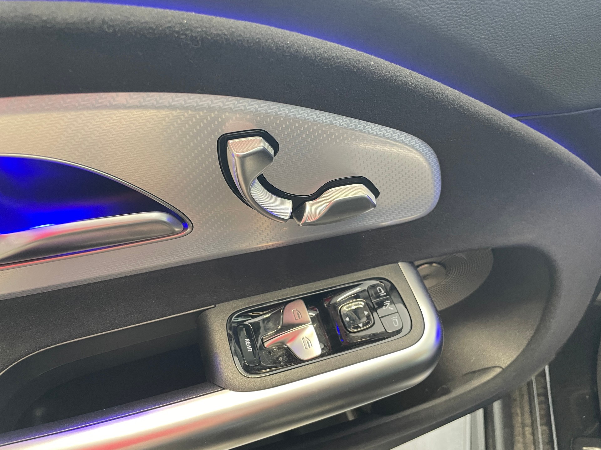 MERCEDES-BENZ CLA 220 8G-DCT 4Matic AMG Line-image-13