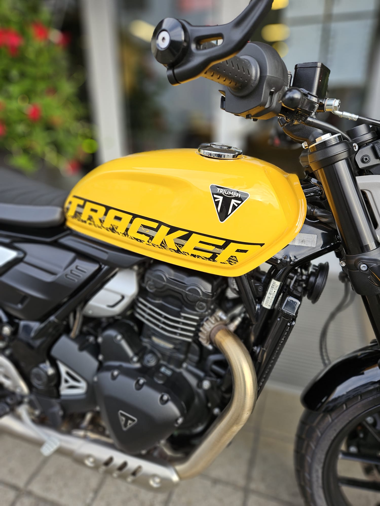 TRIUMPH Tracker 400-image-8